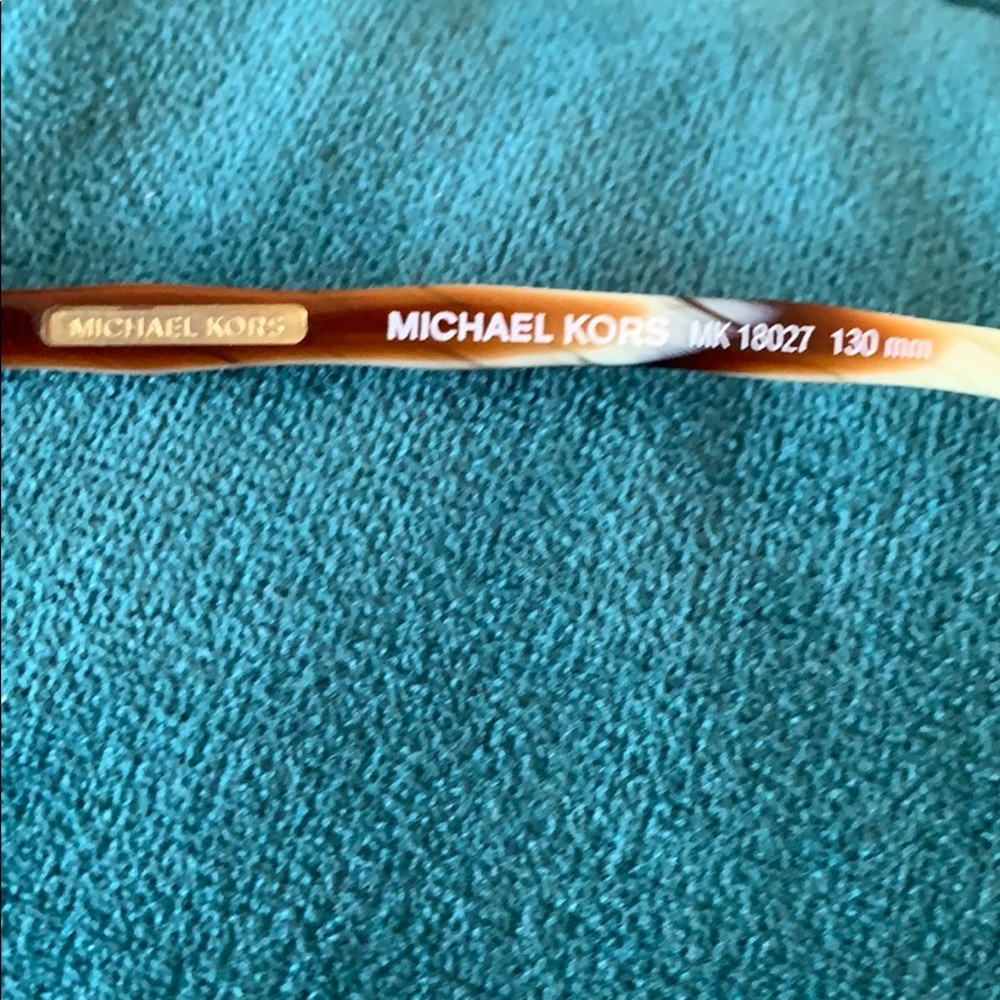 Michael kors reading glasses. Beautiful frame - Picture 6 of 9